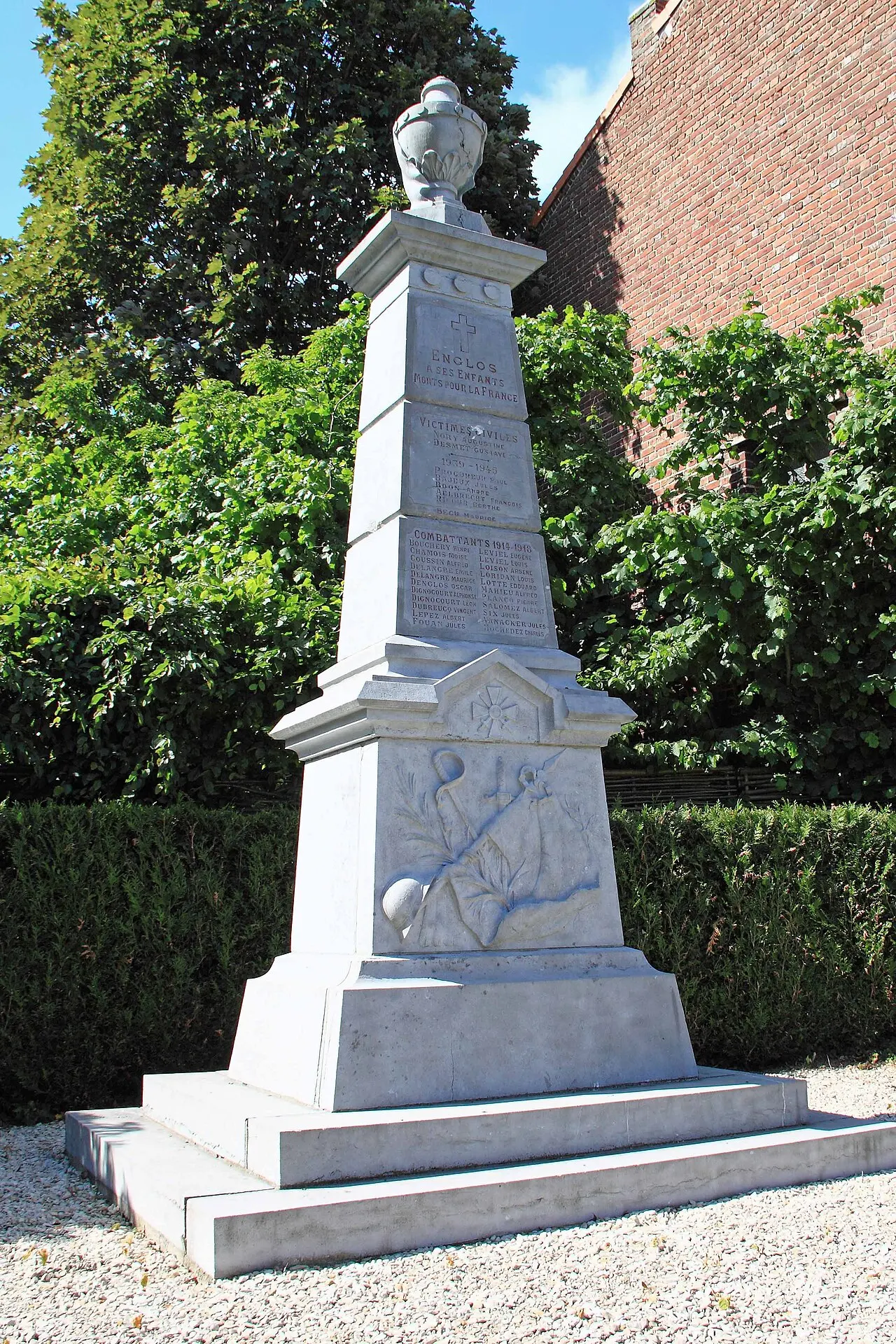 Monument aux Morts - Rue du Vinage, 59 Englos