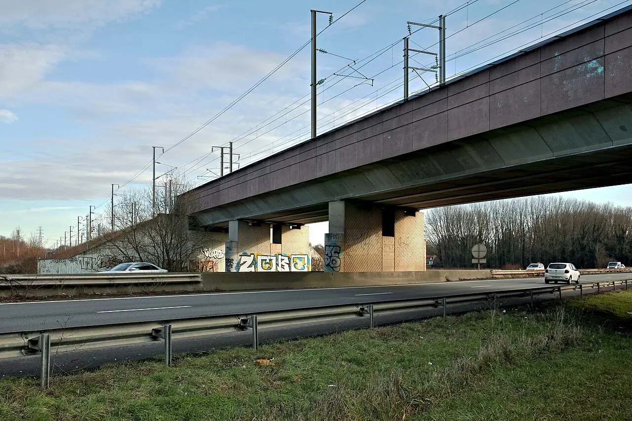 View of A25 motorway from Rue Aubry, in Ennetières-en-Weppes.