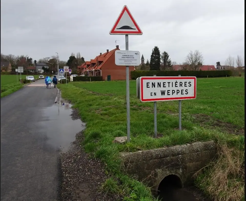 Ennetières en Weppes Panneau d'entrée en 2023