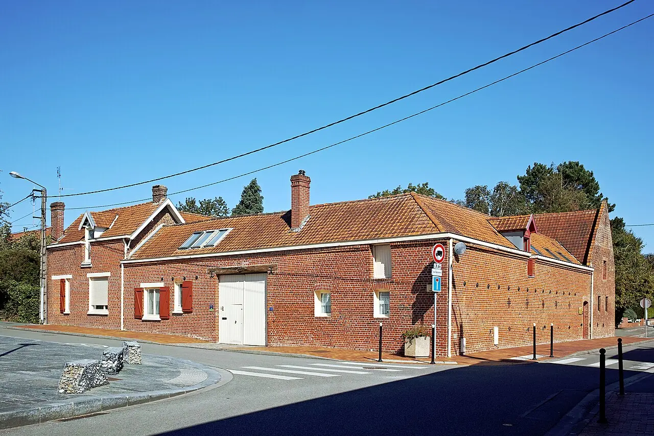 Former farm, Rue Louis Pasteur 4, in Hallennes-lez-Haubourdin.