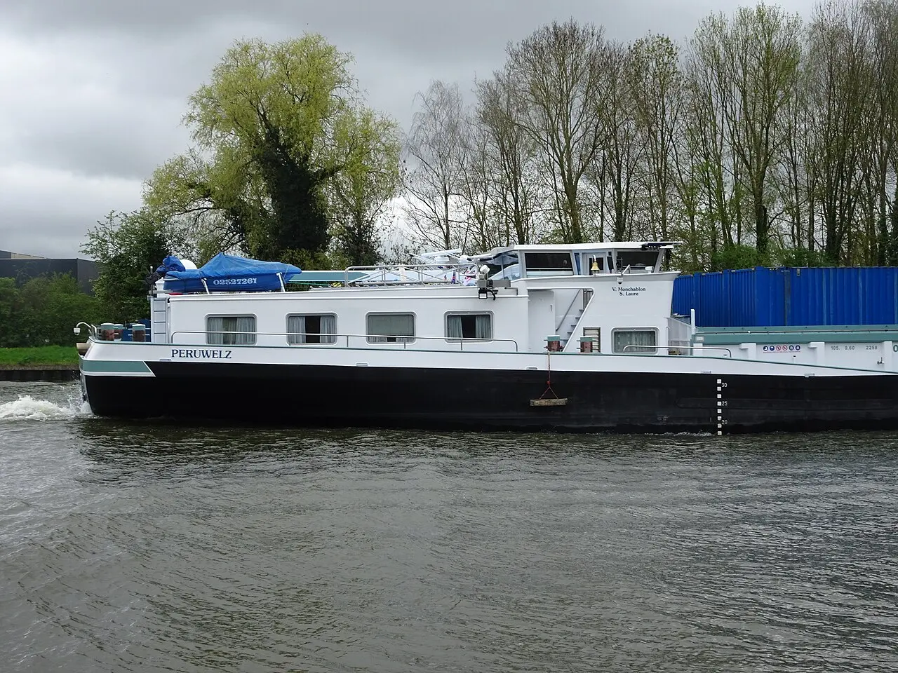 Ghost-Sniper ex (Oranda (ship, 2005)) sur le canal d'Aire à Hantay, Nord.-France