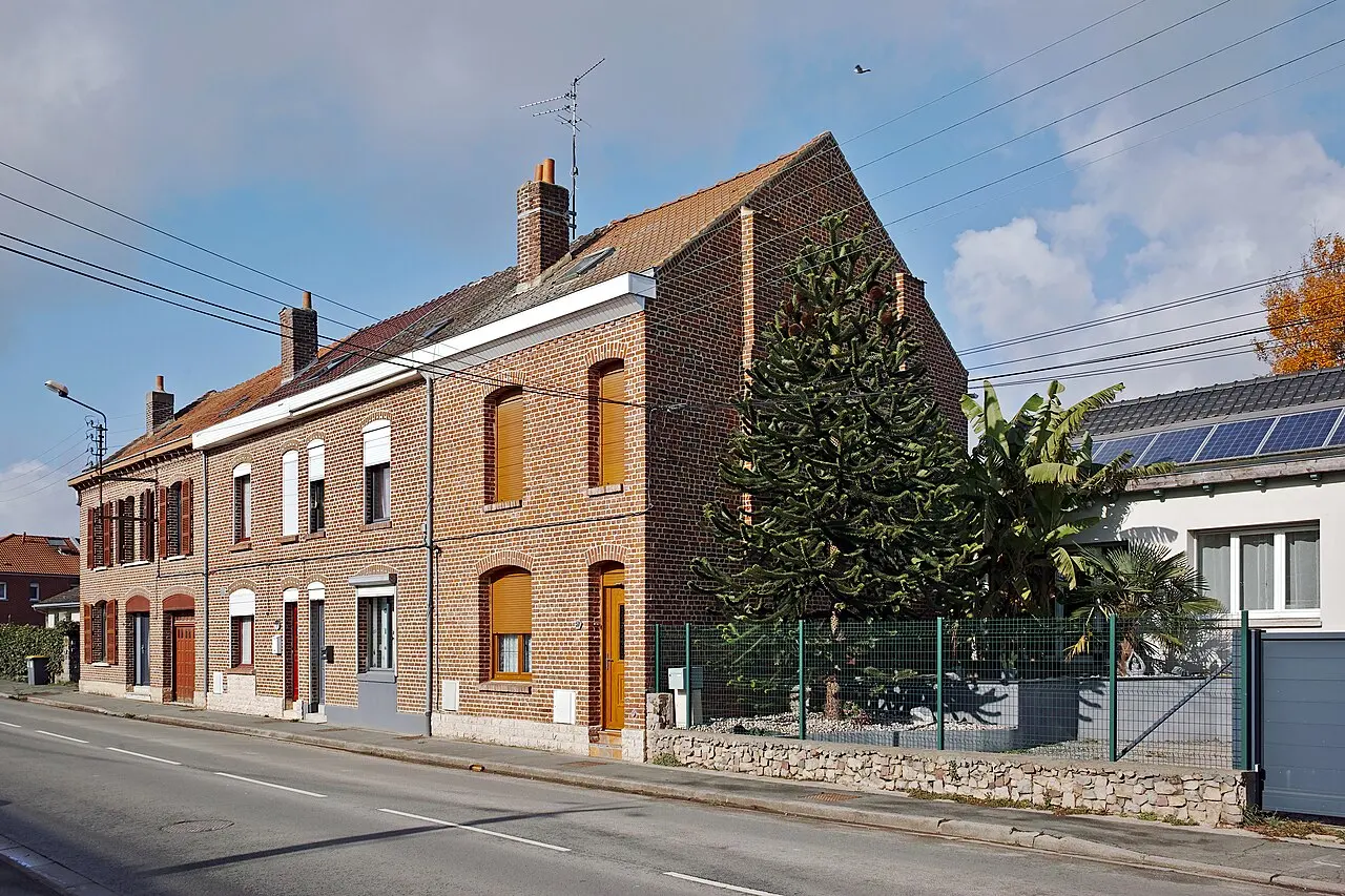 Row houses, Rue de l'Egalité 19 to 27, in Salomé.