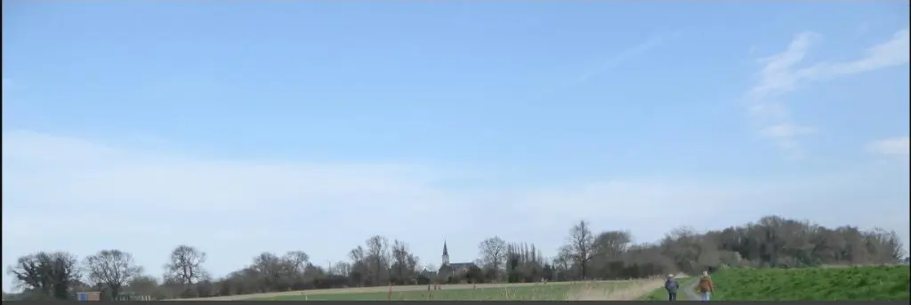 Salomé, marcher jusqu’à la chapelle d’Hespel pour lire le village autrement