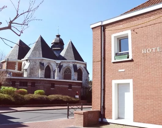 La mairie et l'église de Sequedin
