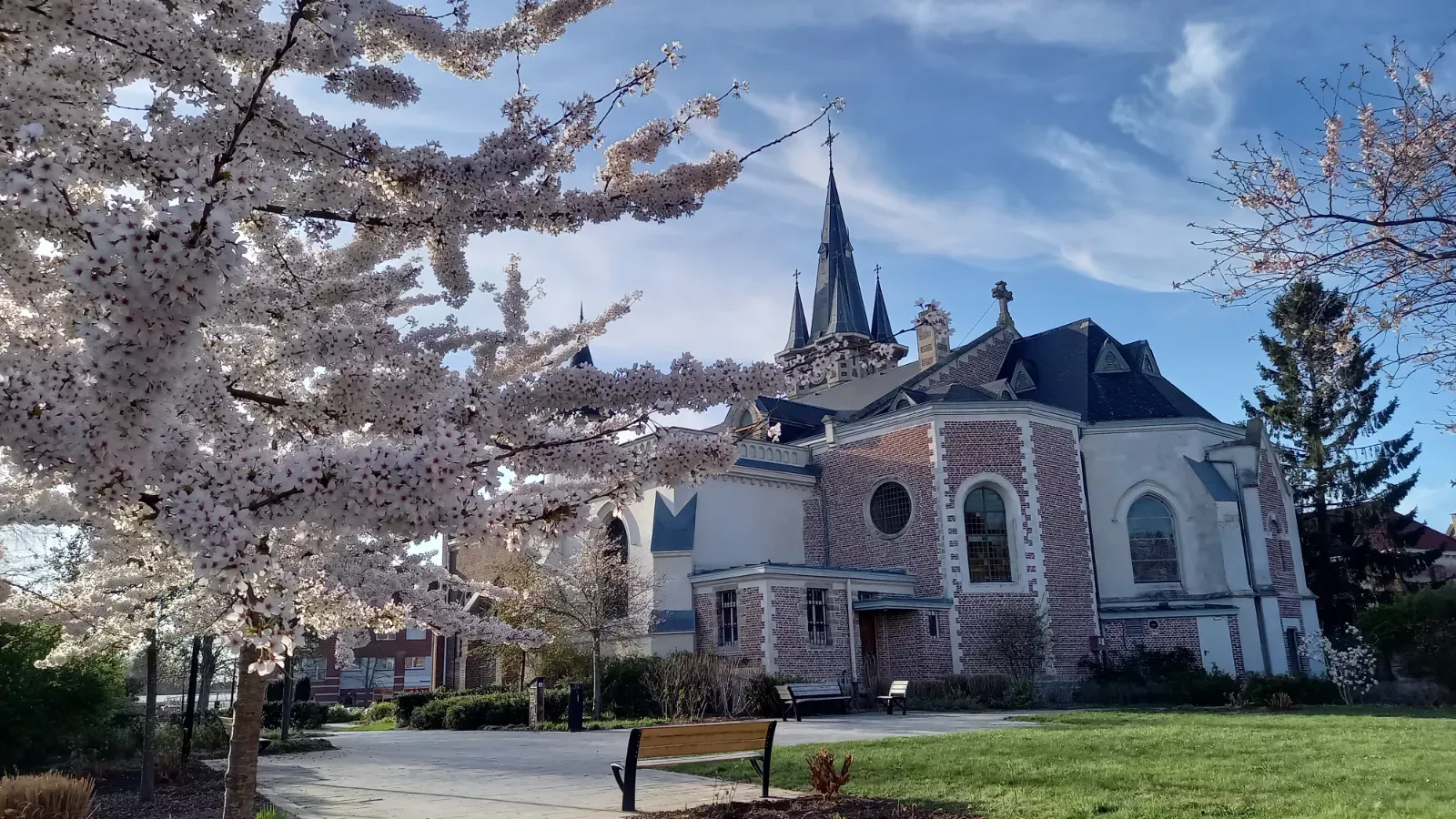 Eglise Notre Dame de Fournes — photo de Joyce B.
