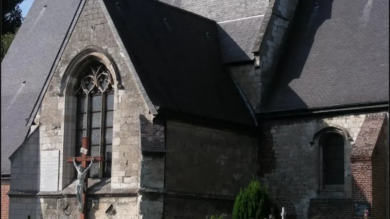 Englos — la médiathèque, un mois loin de la zone.