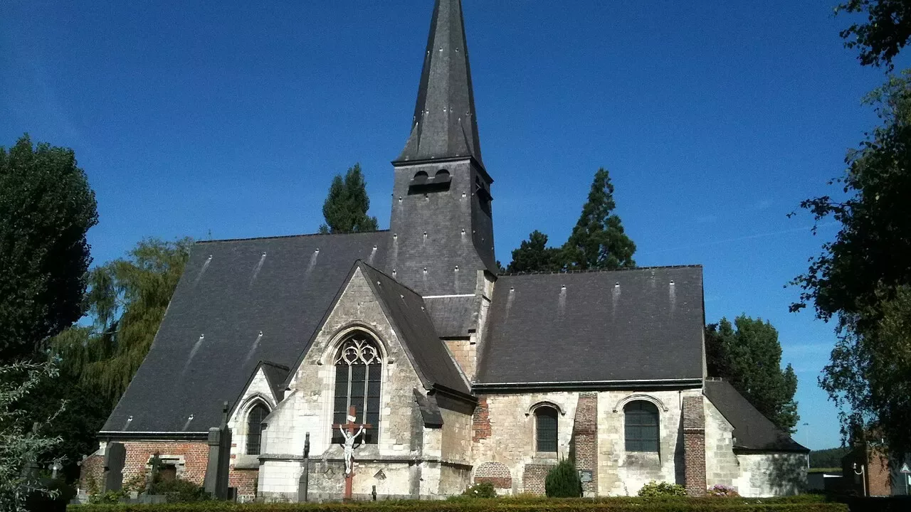 Église Sainte-Marie-Madeleine d'Englos. Zefido, CC BY-SA 3.0, via Wikimedia Commons.