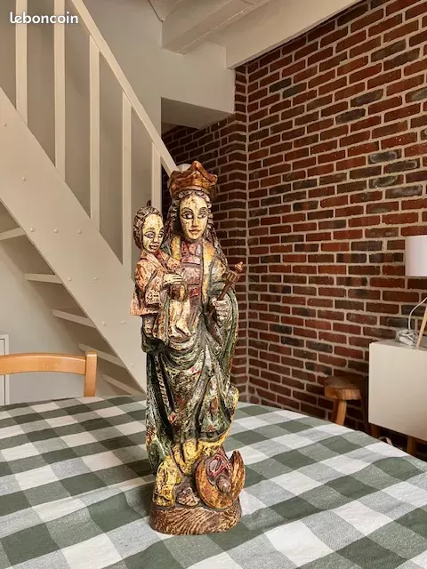 Sculpture Polychrome de la Vierge Marie