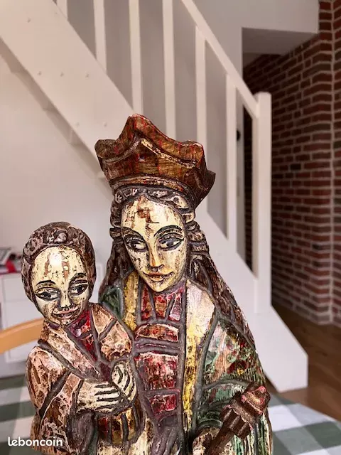 Sculpture Polychrome de la Vierge Marie