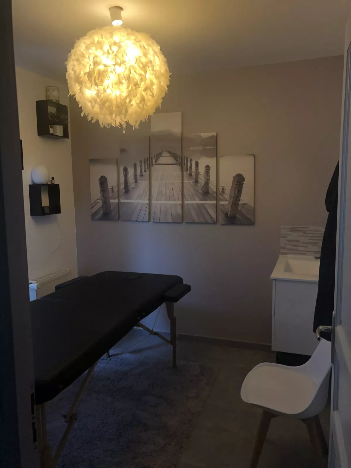 Location chambre d’hôtes, gîte 6 couchages, spa et sauna, salle de massage et de soins du visage.
