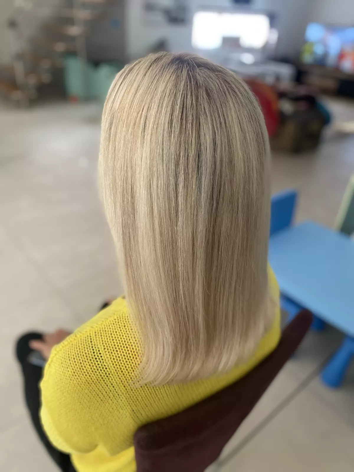 Coiffeuse - esthéticienne - prothésiste ongulaire